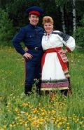 Народный дует - певица и поющий баянист. фотография